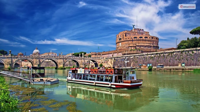 Take a boat ride at Tiber
