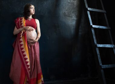 Top 10 Ideas For Pregnancy Photoshoot In Saree